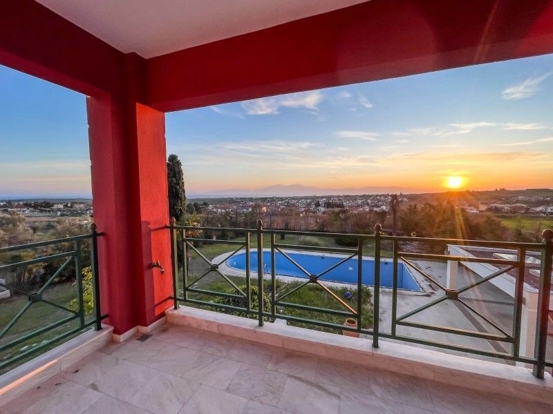 Уютная вилла 210 м2 с бассейном