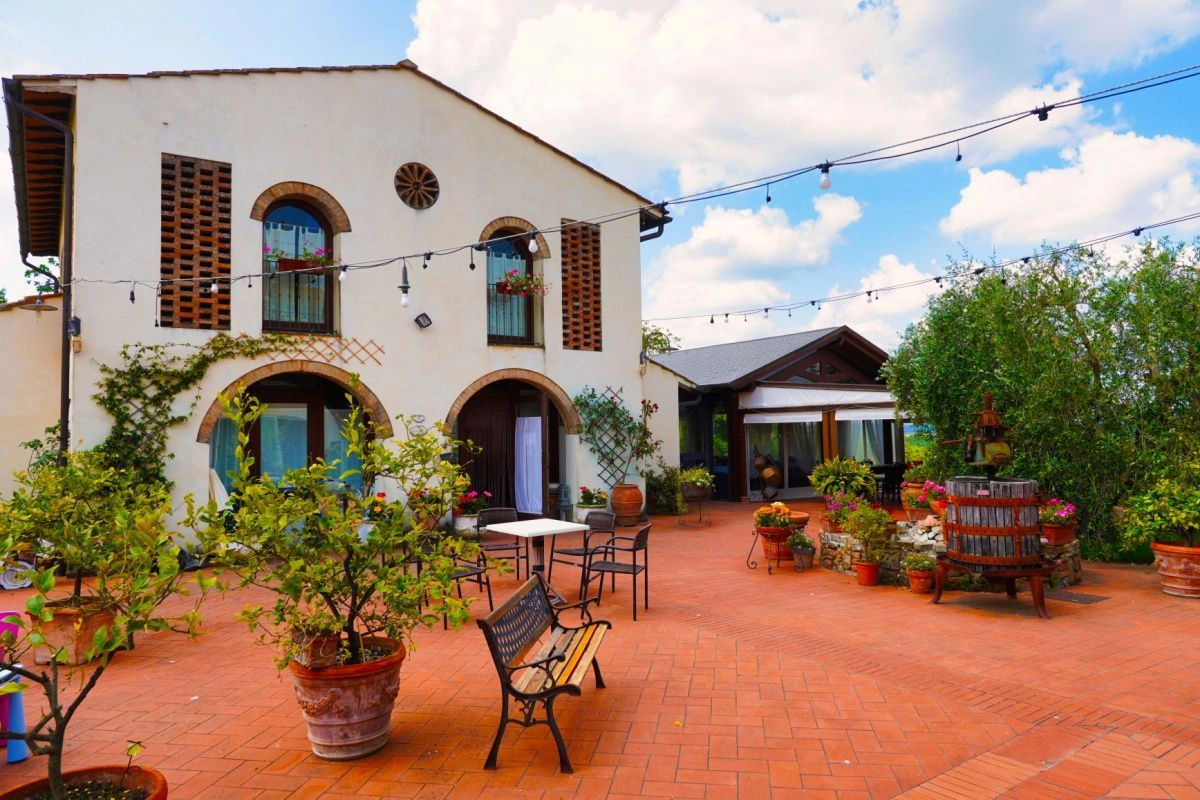 Усадьба 16+1 в Кастельфьорентино, Италия