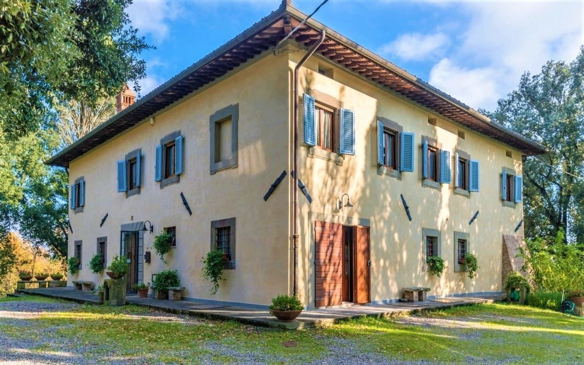 Вилла с отделкой премиум-класса ручной работы в Пизе, Италия