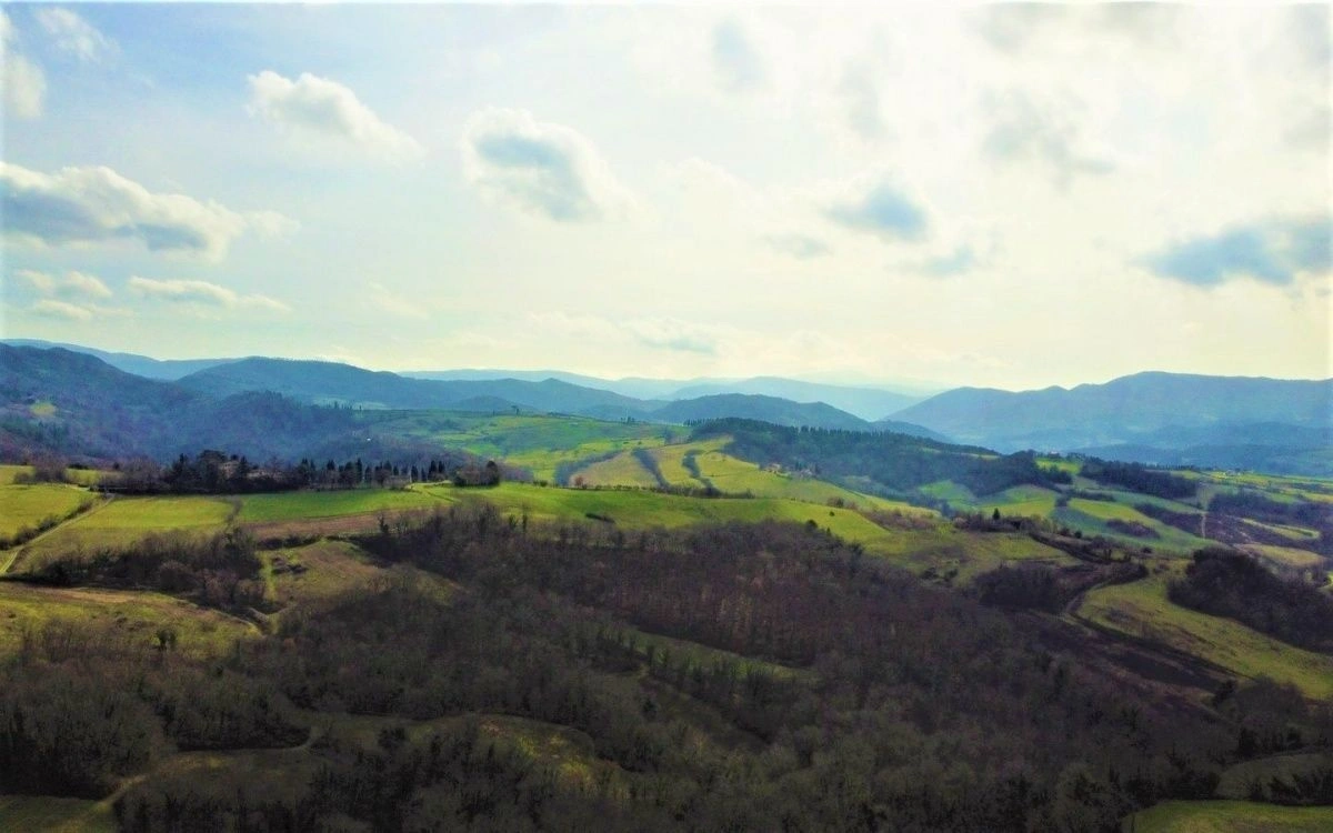 Вилла с апарт-отелем в пригороде Флоренции с садом и бассейном, Италия