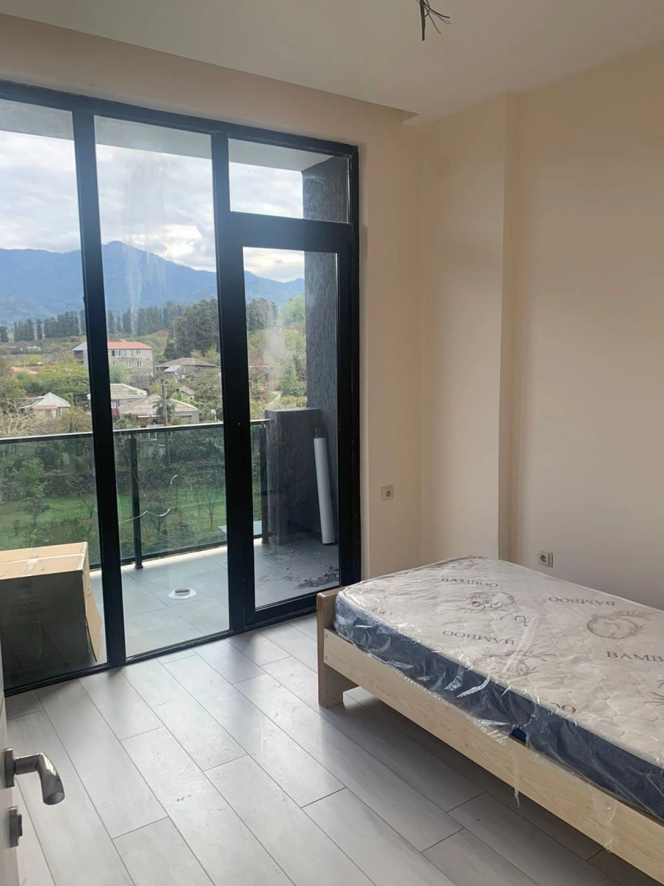 Прекрасная квартира 2+1 у моря и горной реки в Батуми