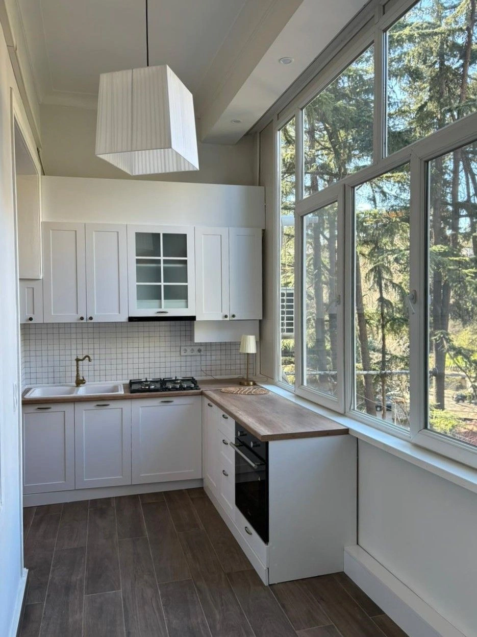 Стильная квартира 2+1 в центре района Сабуртало в Тбилиси