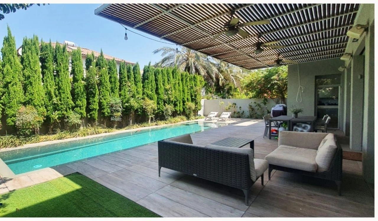 Villa on a quiet street in Herzliya with a location by the sea, Israel