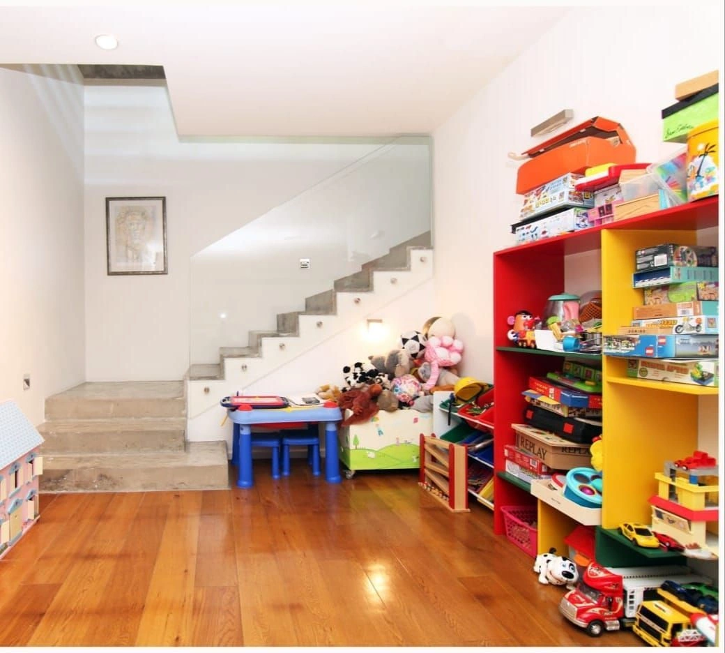 Villa on a quiet street in Herzliya with a location by the sea, Israel