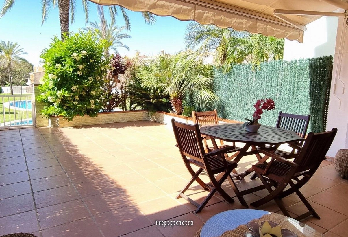 Magnificent townhouse 2+1 in Valencia, Spain