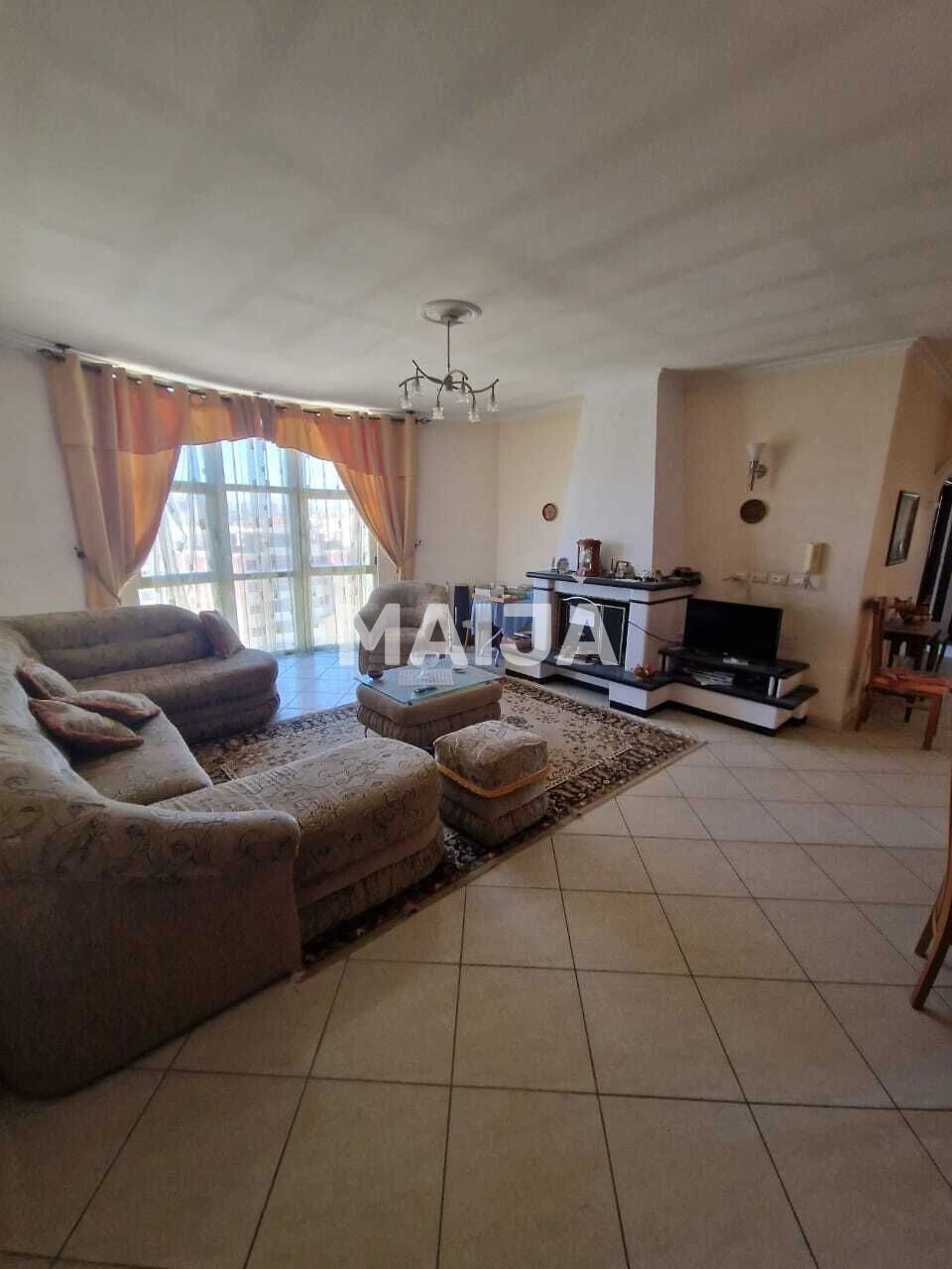 Просторная квартира 150 м2 в Влёре