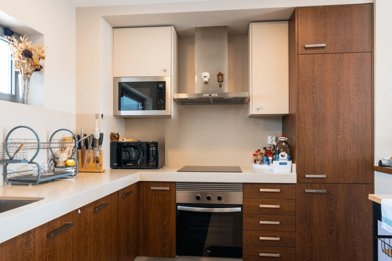 Квартира 3+1 с балконом и видом на море в Портимао, Португалия