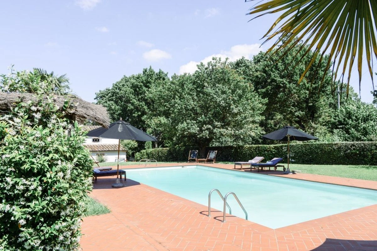 Историческая вилла в Луке, окруженная виноградниками и оливковыми рощами, Италия