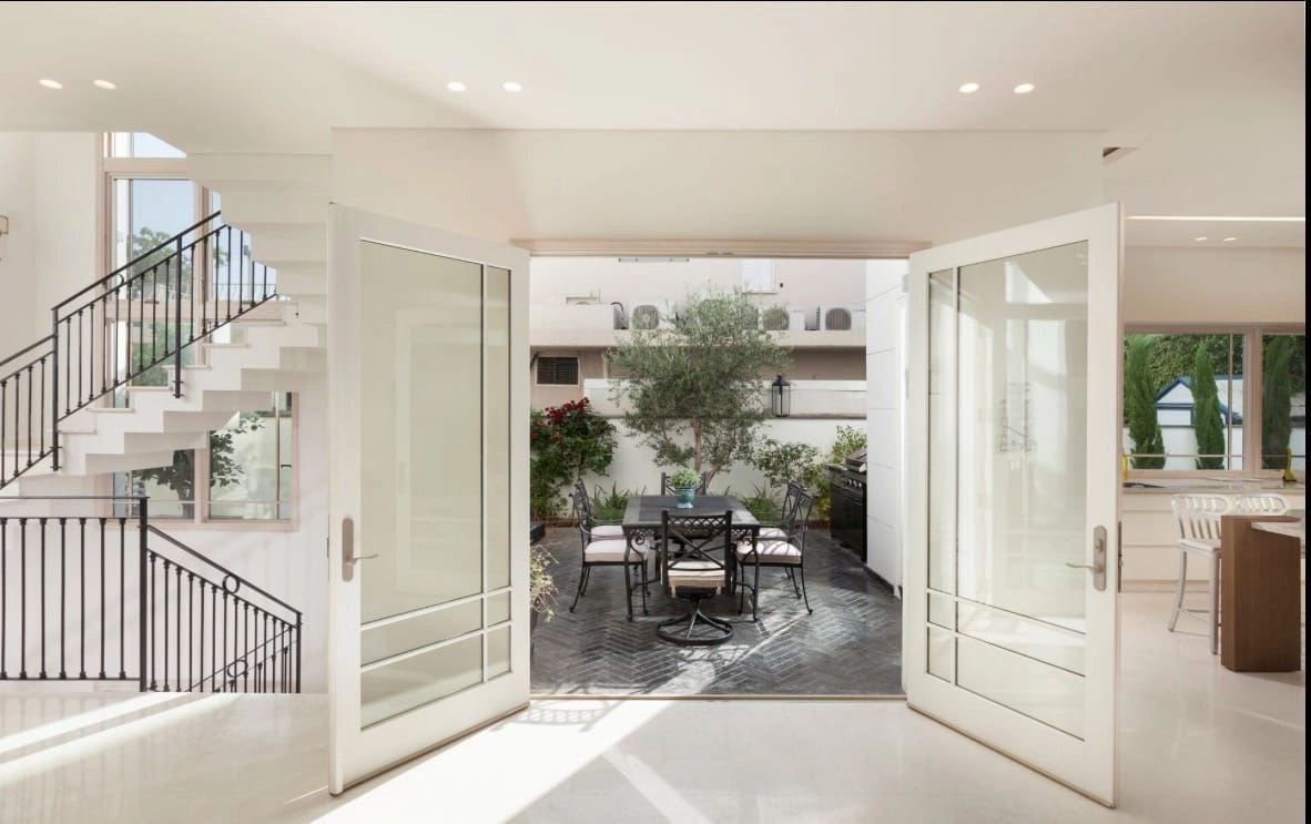 Вилла в Тель-Авиве с бассейном и великолепным расположением - 5,546,800 $