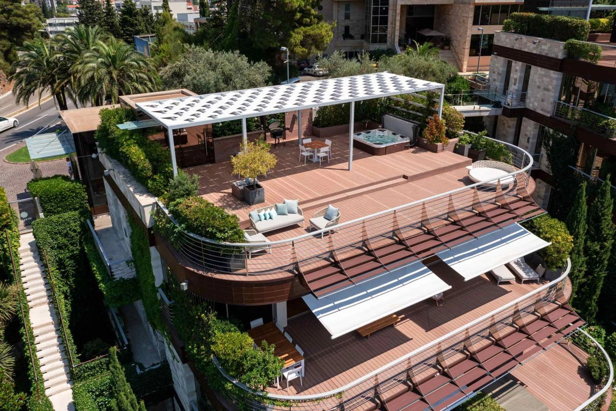 Просторный пентхаус 744 м2 с большой террасой в Будве