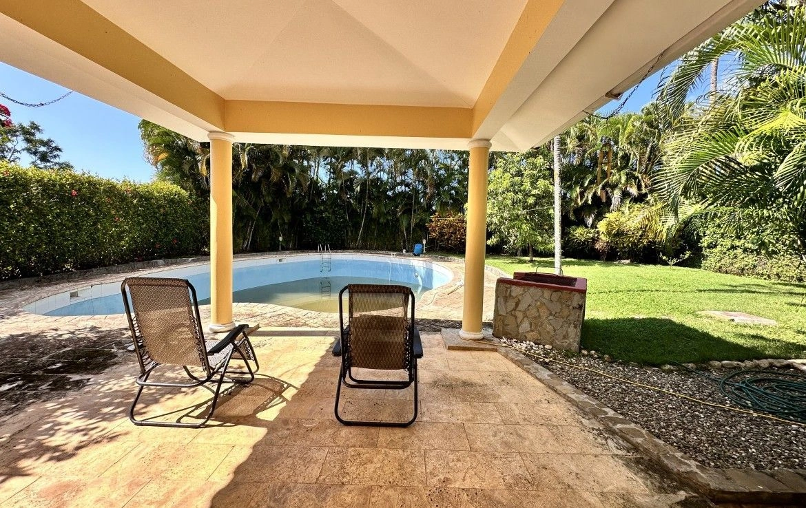 Вилла в охраняемом комплексе Сосуа с садом и бассейном, Республика Доминикана