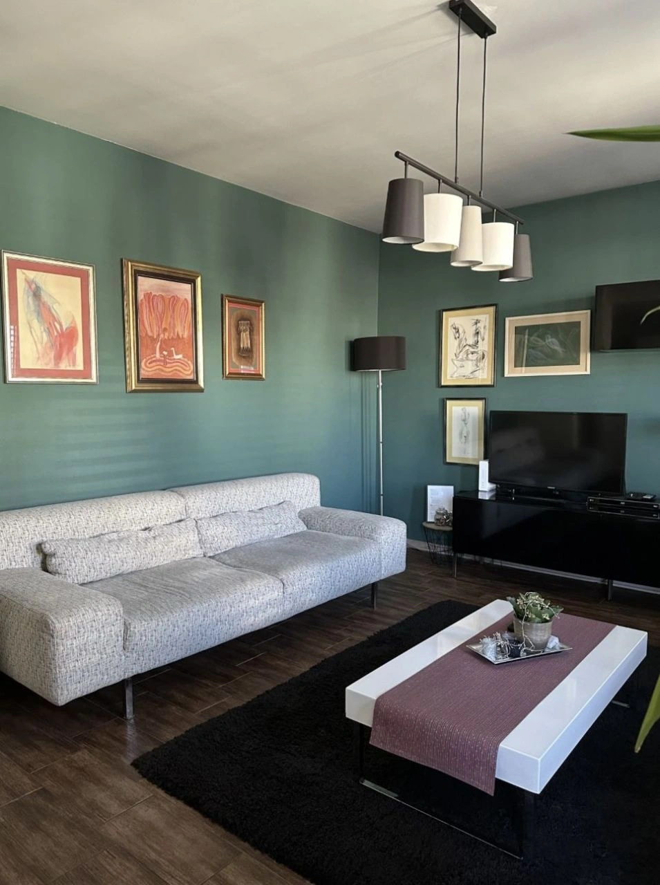 Дуплекс 4+1 на тихой улице в Белграде, Сербия