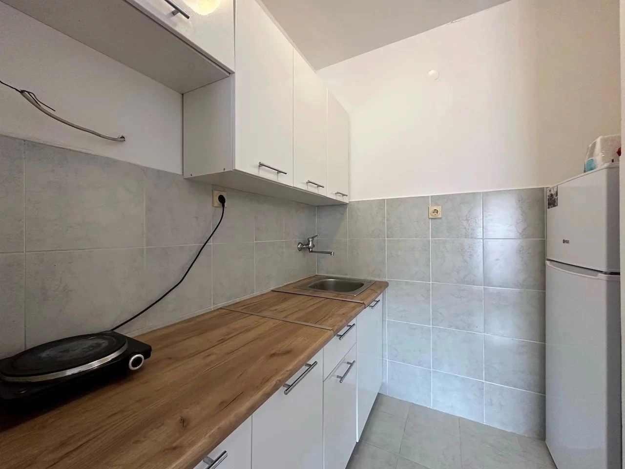 Ухоженная квартира площадью 50 м2 с панорамными видами на окрестности Будвы