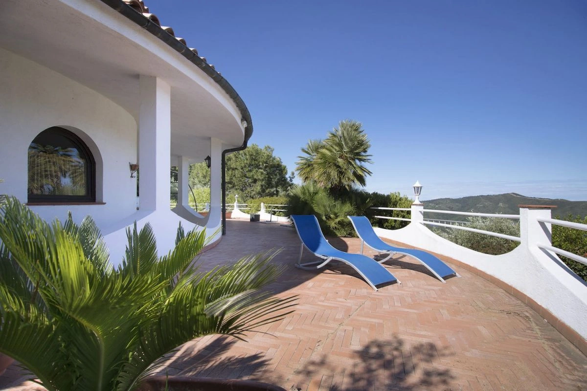 Вилла с террасой в Андоре, Италия