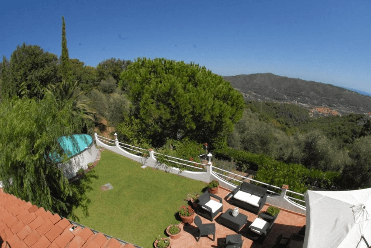 Вилла с террасой в Андоре, Италия