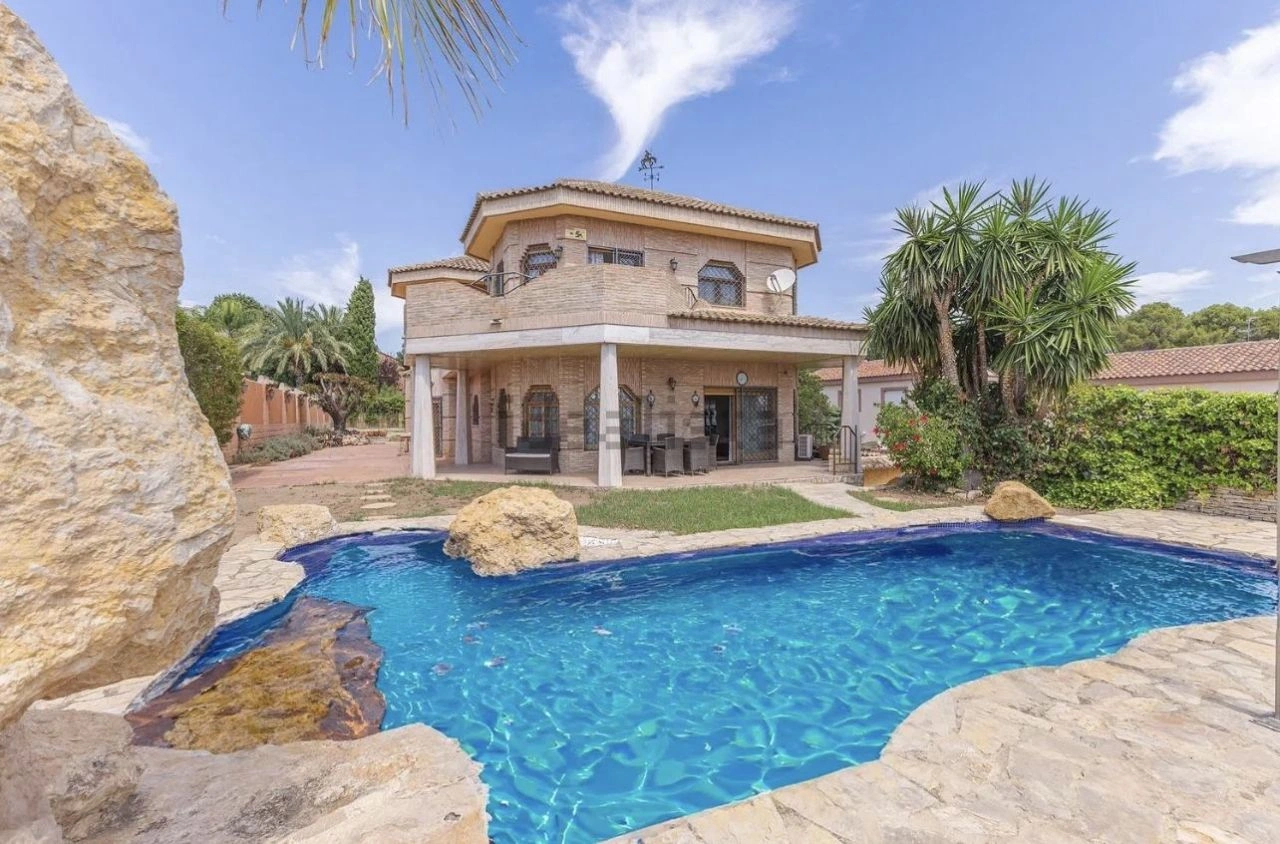 Роскошная вилла с 11 комнатами в Валенсии, Испания