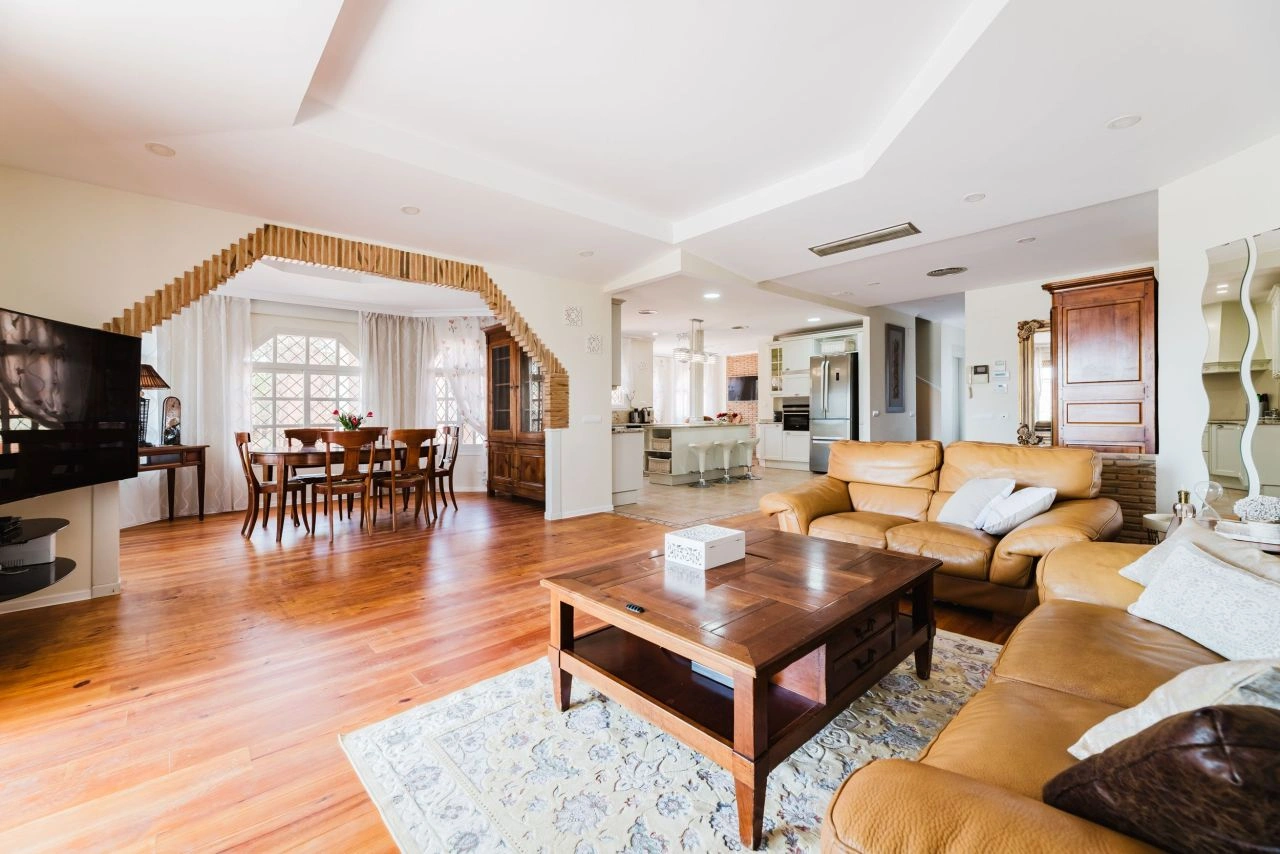 Роскошная вилла с 11 комнатами в Валенсии, Испания