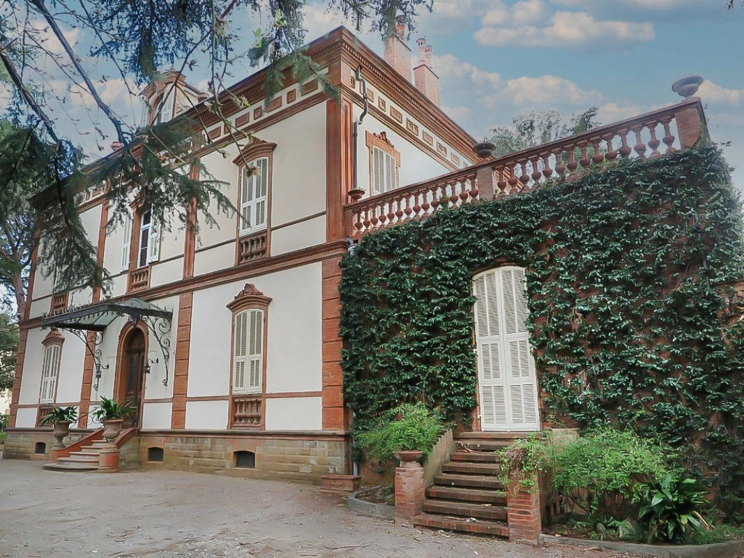 Историческая вилла рядом с морем в Арма ди Таджелла, Италия