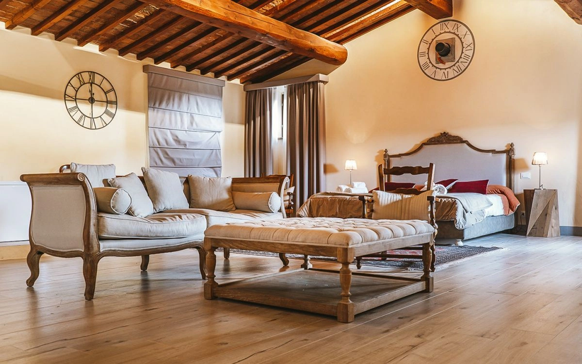 Неоклассическая вилла 16 века в живописном районе Луcca - 2,900,000 €