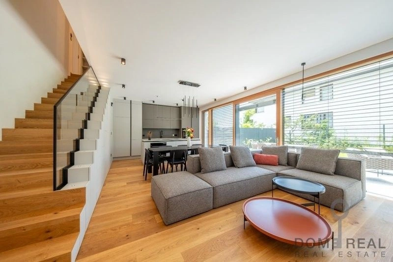 Таунхаус 3+1 в престижном районе Подутика в Любляне