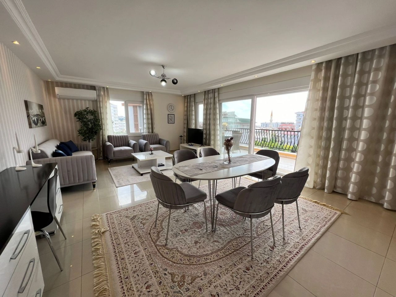 Великолепная квартира площадью 135 м2 с видом на горы и море, в районе Тосмур, Аланья