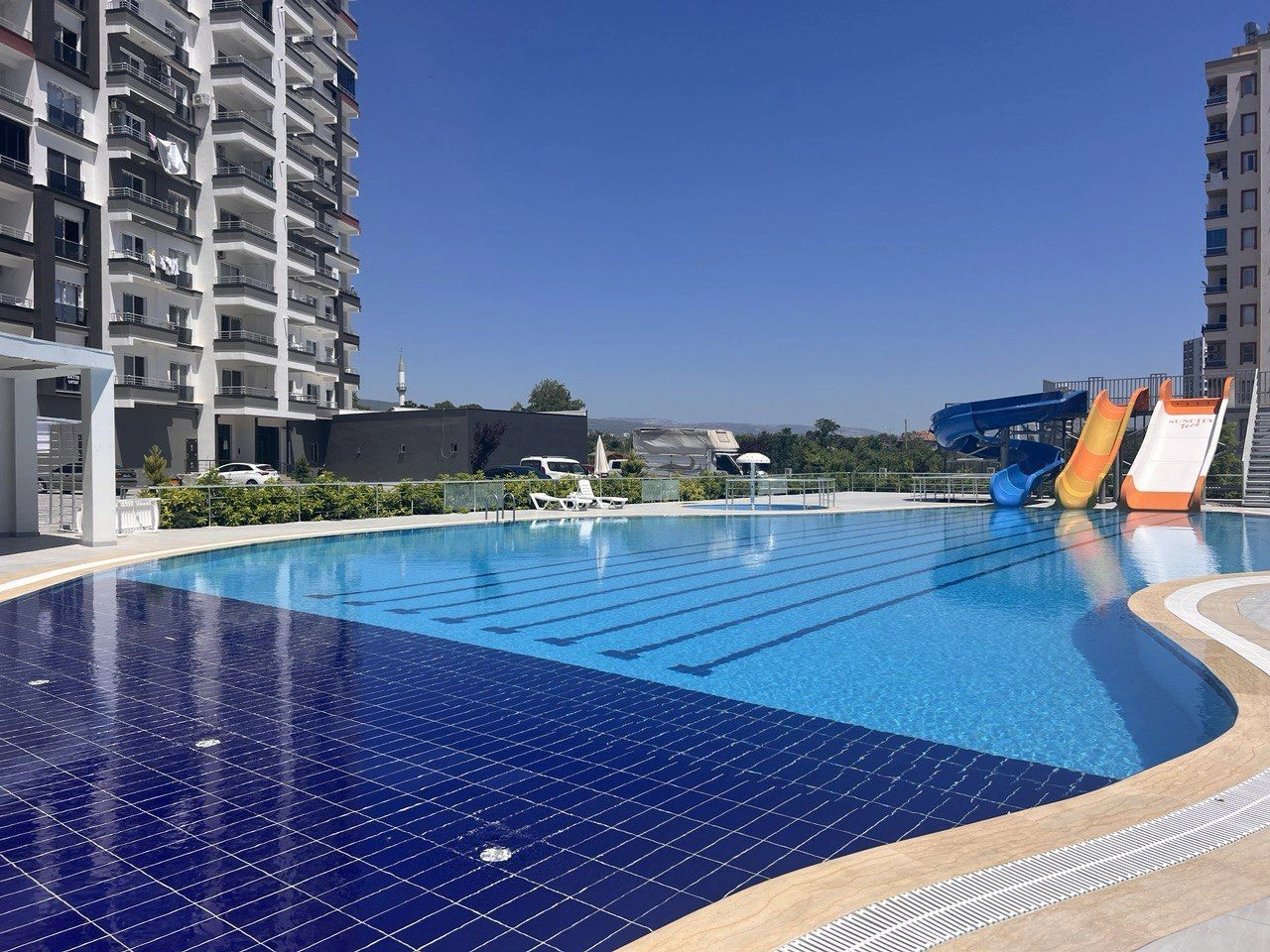 Красивая квартира 1+1 на побережье в Мерсине