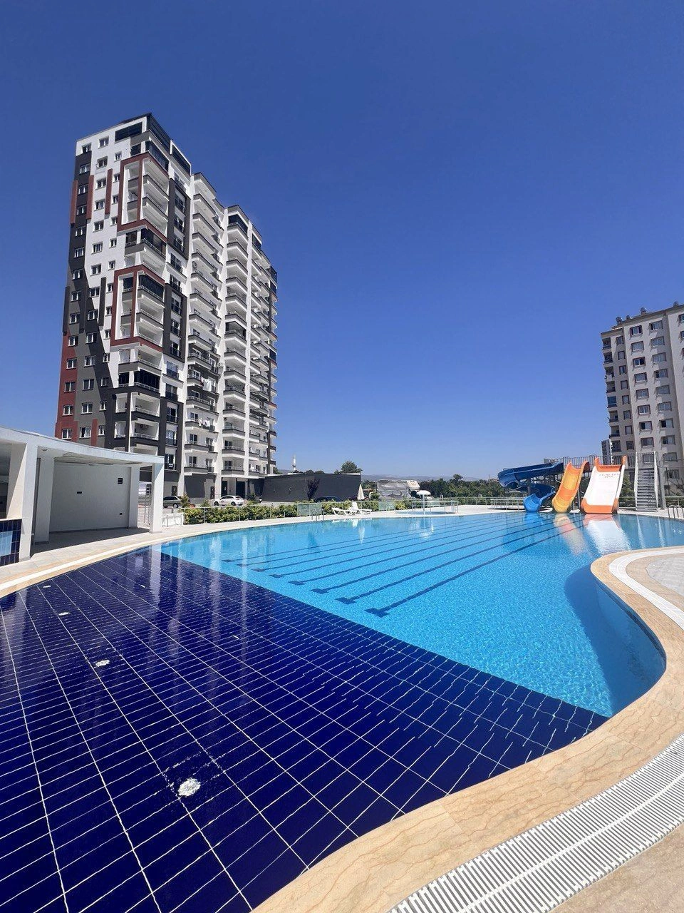 Красивая квартира 1+1 на побережье в Мерсине