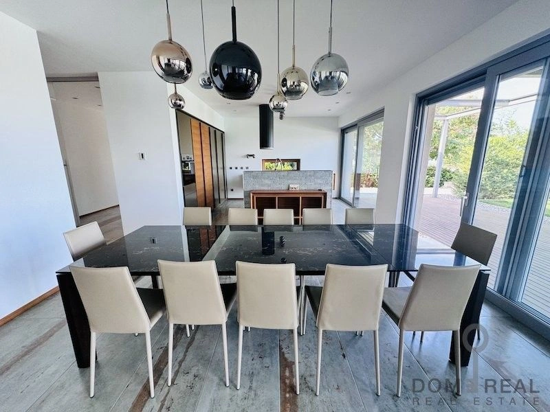 Вилла 4+1 с панорамным видом на Адриатическое море