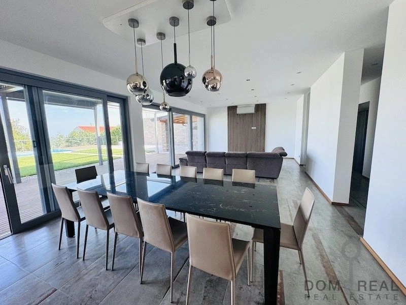 Вилла 4+1 с панорамным видом на Адриатическое море