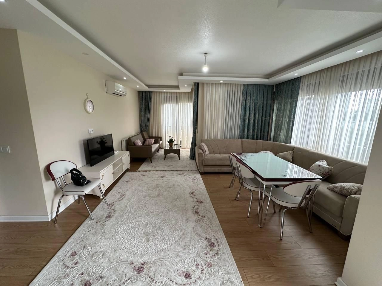 Престижная квартира 85 м2 рядом с пляжем Гюрсу в Анталии