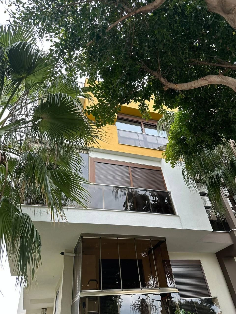 Престижная квартира 85 м2 рядом с пляжем Гюрсу в Анталии