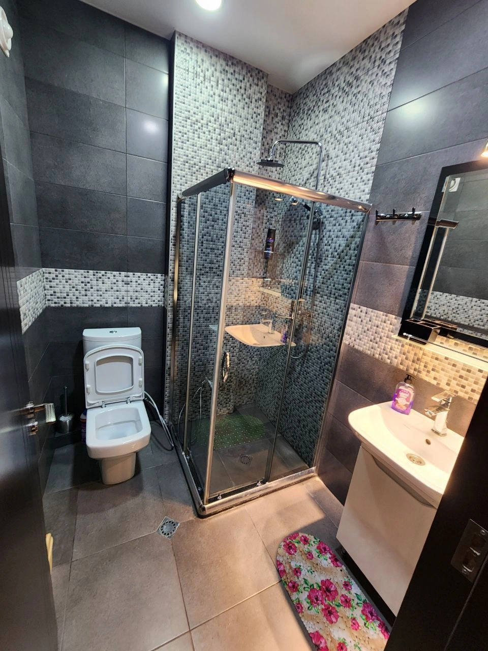 Комфортная квартира 2+1 рядом с метро в Тбилиси