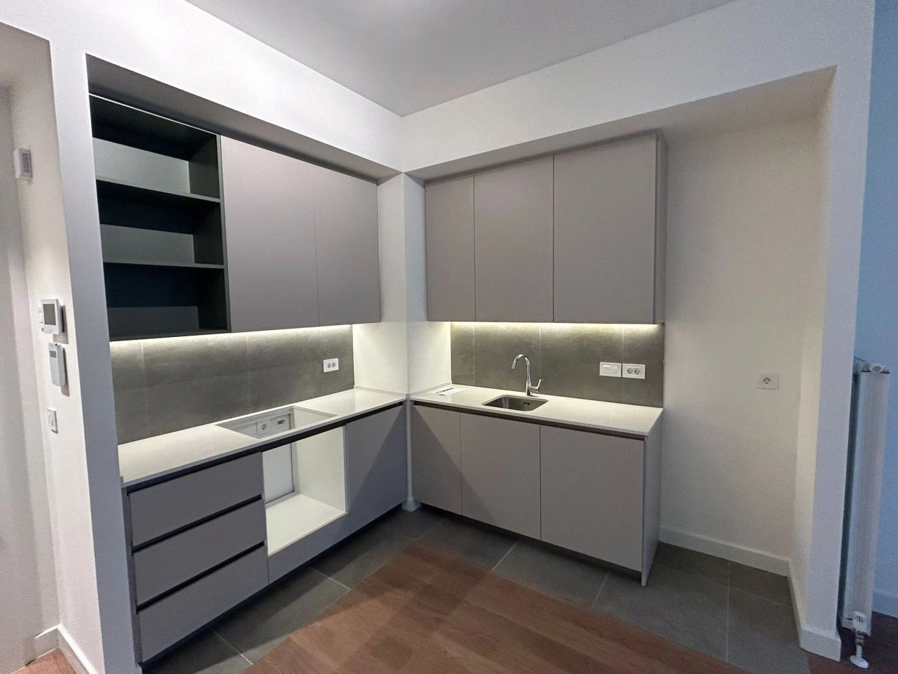 Квартира 1+1 на берегу реки в Белграде, Сербия