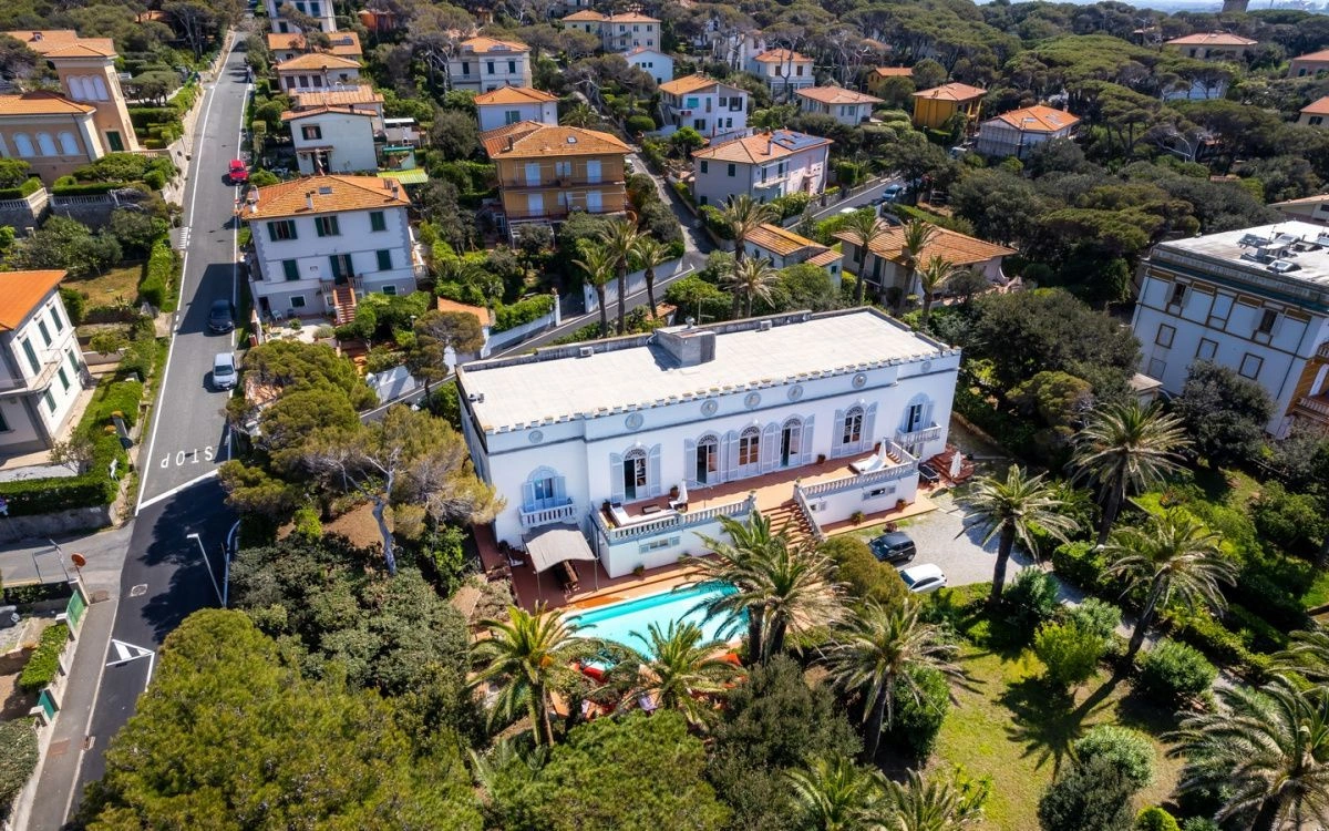 Историческая вилла 6+1 в районе Кастильончелло, Италия