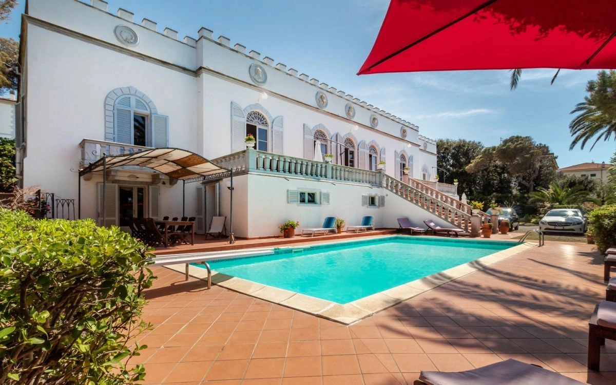 Историческая вилла 6+1 в районе Кастильончелло, Италия