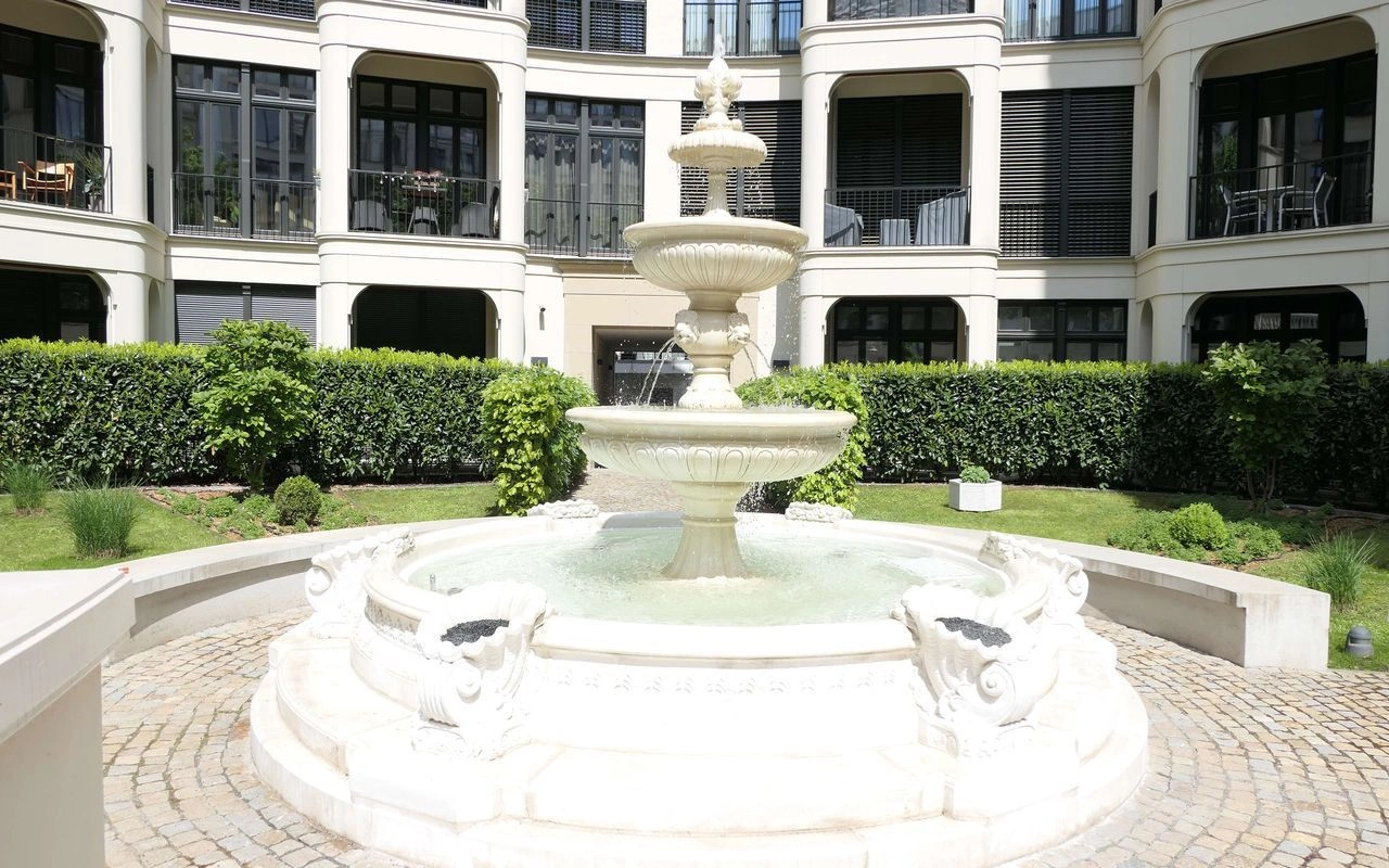 Элегантная квартира в престижном комплексе Fellini Residences в Берлине, Германия, 119 м2