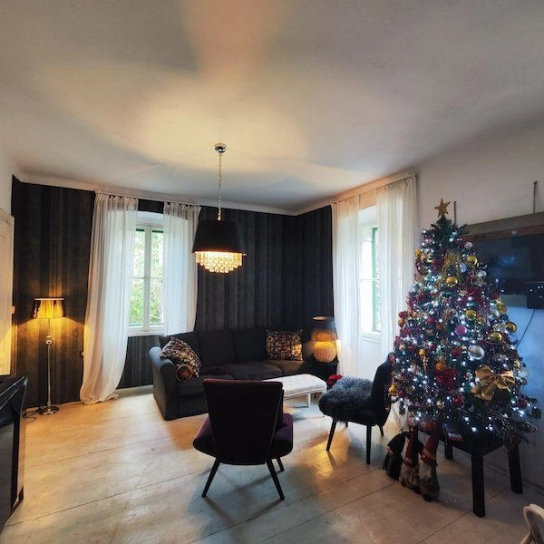 Квартира 3+1 в полутораэтажной вилле в Пиране