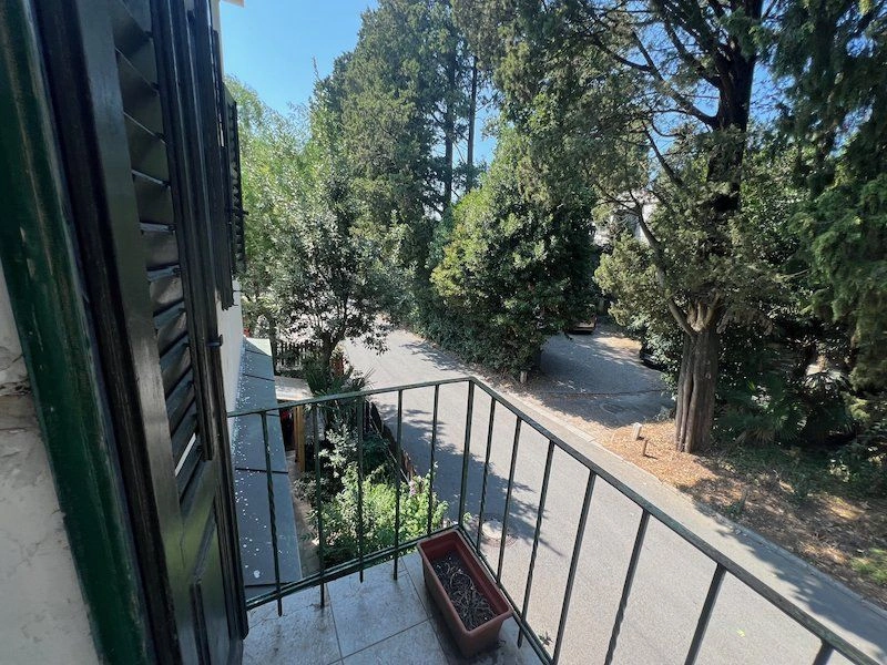 Квартира 3+1 в полутораэтажной вилле в Пиране