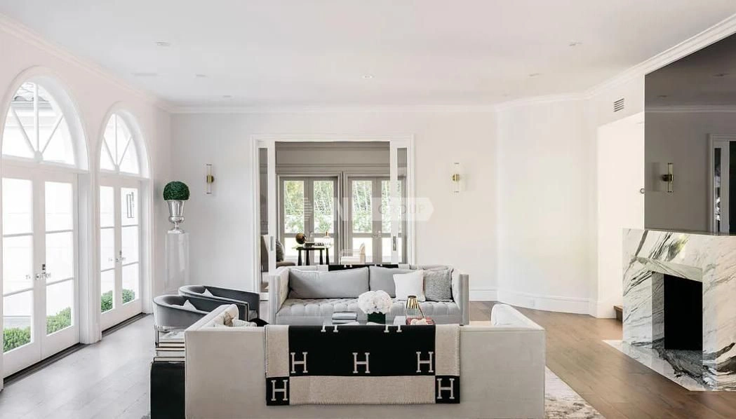 Вилла с двусветными потолками в Лос‑Анджелесе, США