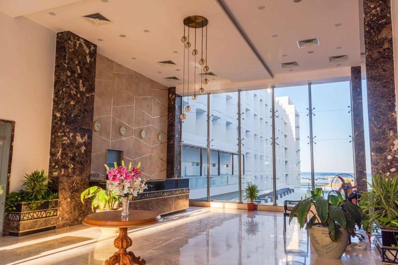 Уютная студия 50 м2 с мебелью в Хургаде