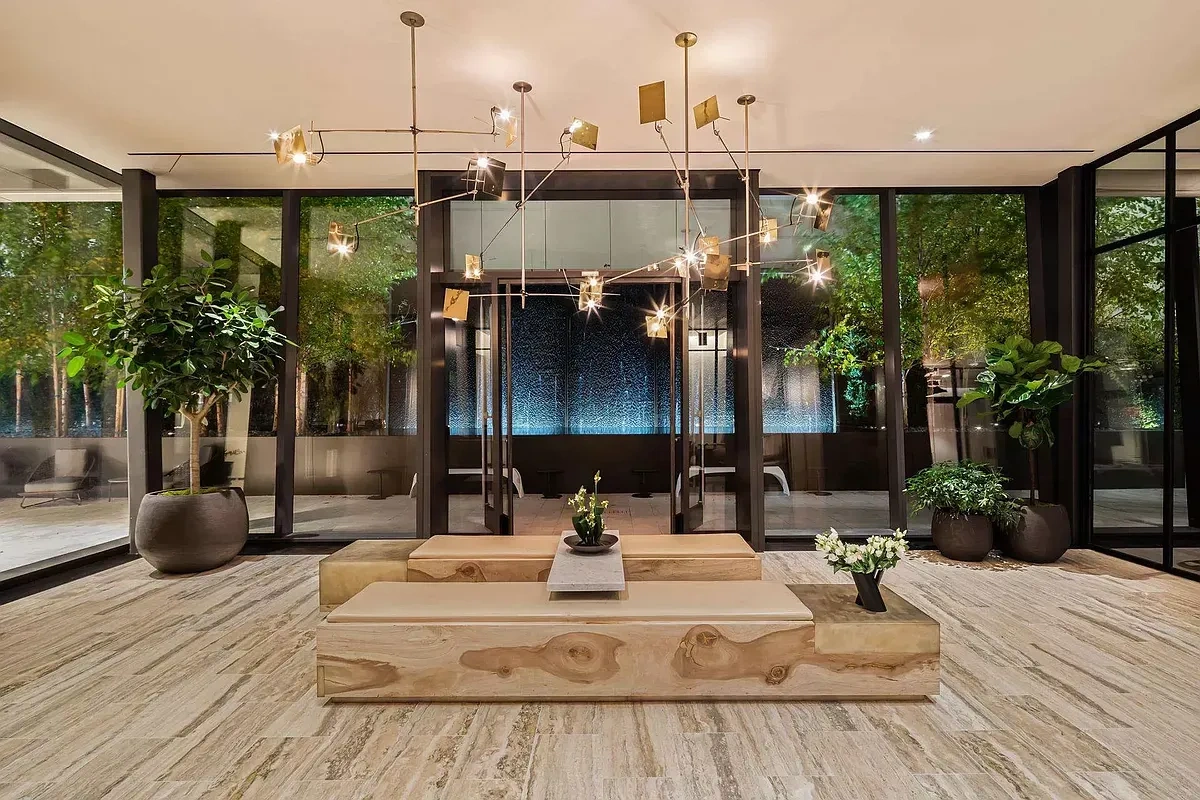 Apartments in a prestigious area of Manhattan with panoramic views of New York City, USA