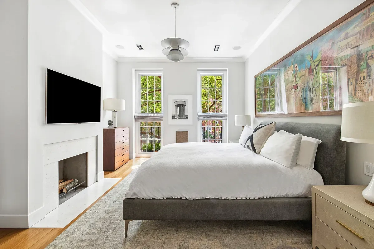 Таунхаус с современными отделками в историческом районе Нью-Йорка, США