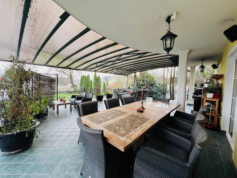 Вилла 4+1 в тихом и зеленом районе Домжале