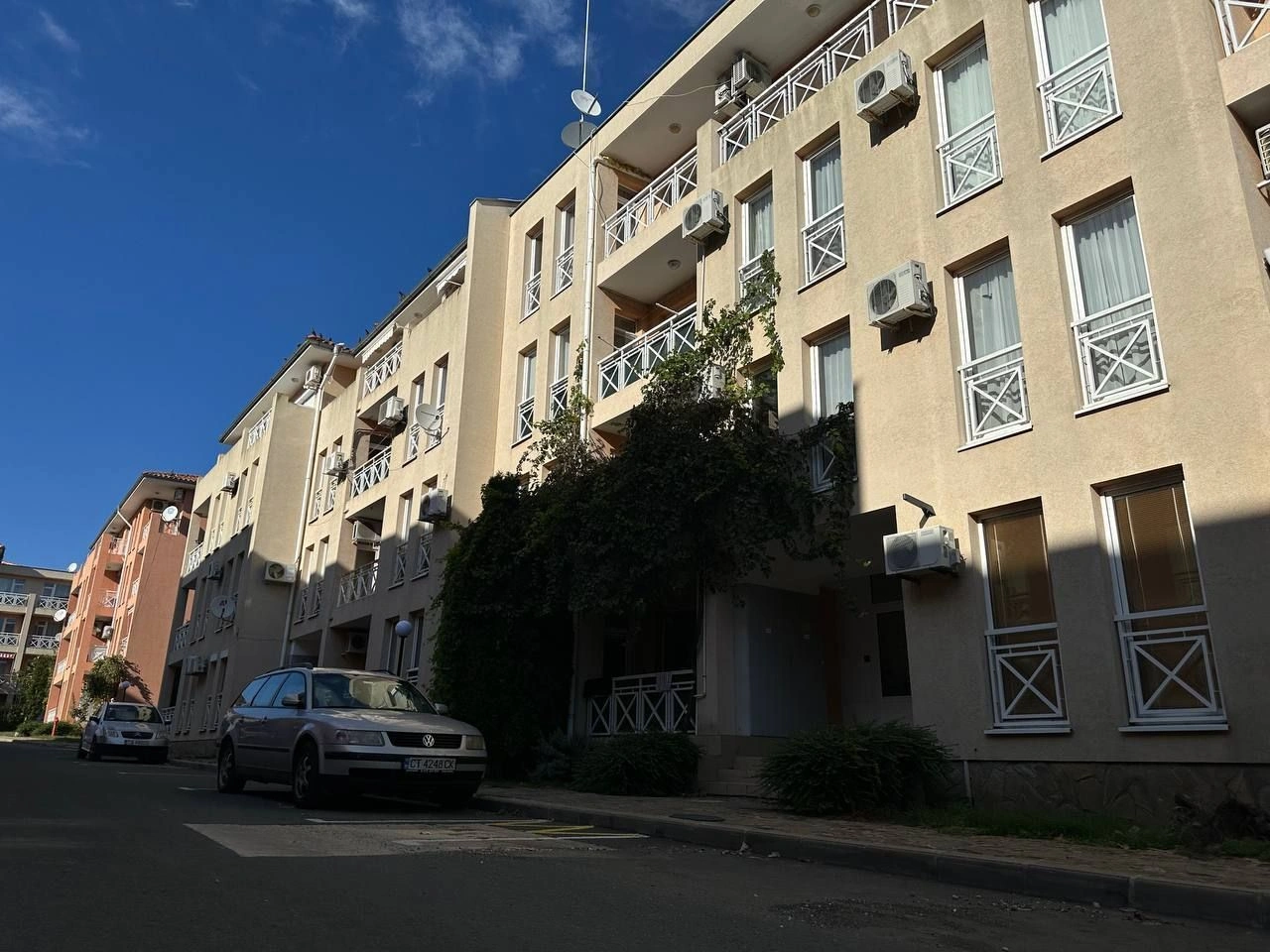 Студия на Солнечном Берегу в современном комплексе с мебелью и техникой, Болгария