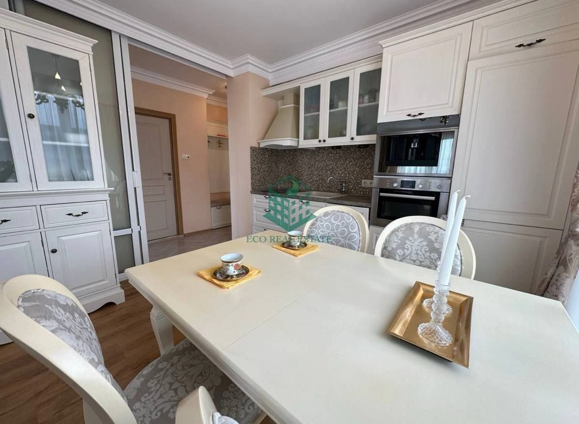 Квартира с террасой рядом с морем на Солнечном берегу - 106 900 €