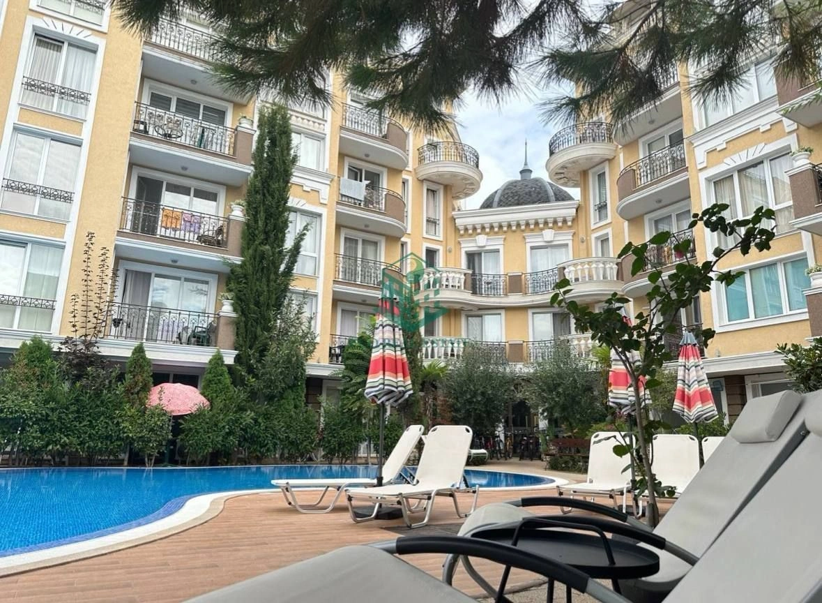 Квартира с террасой рядом с морем на Солнечном берегу - 106 900 €