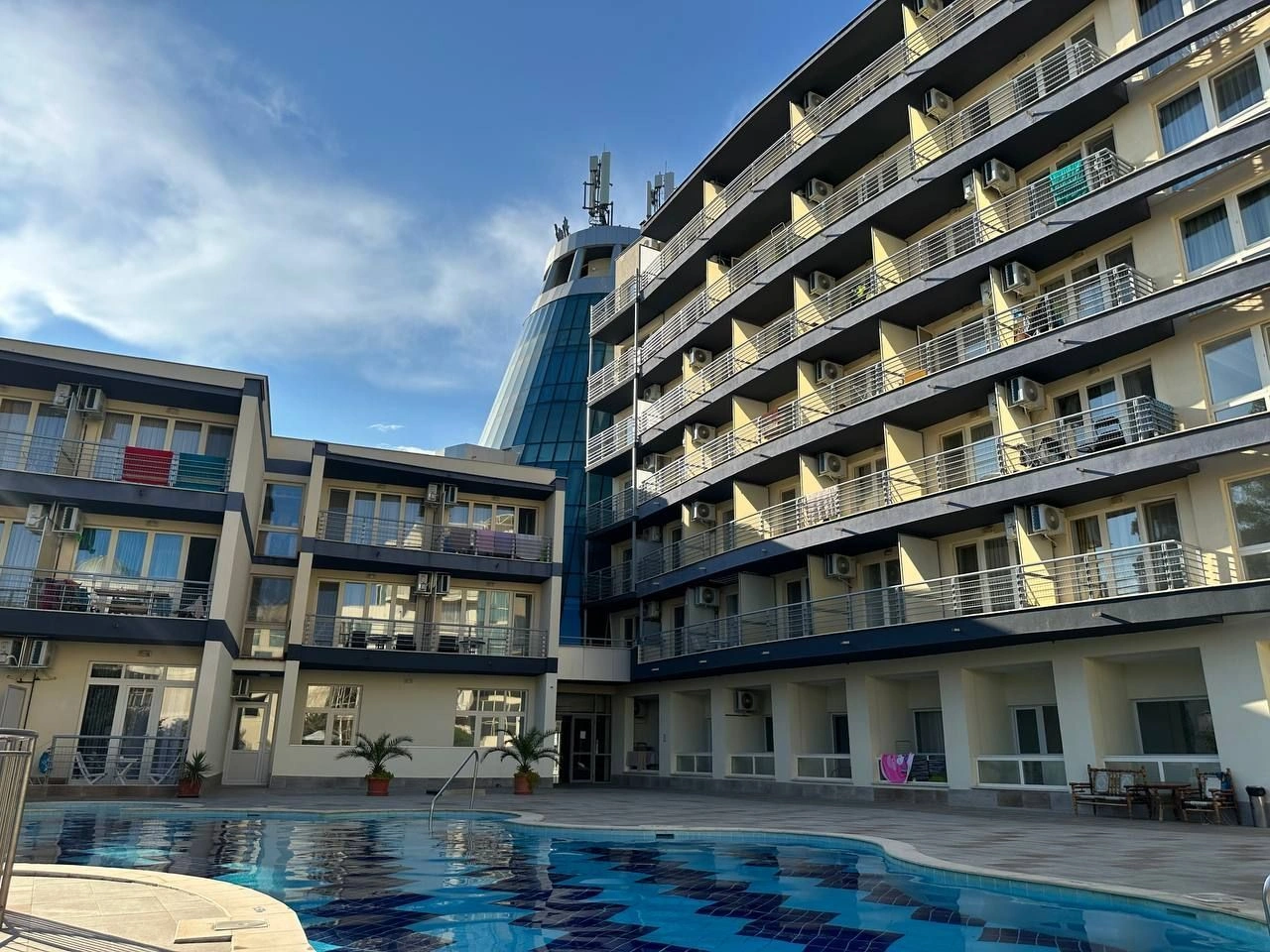 Студия с бассейном и рестораном на Солнечном Берегу - 43,850 €