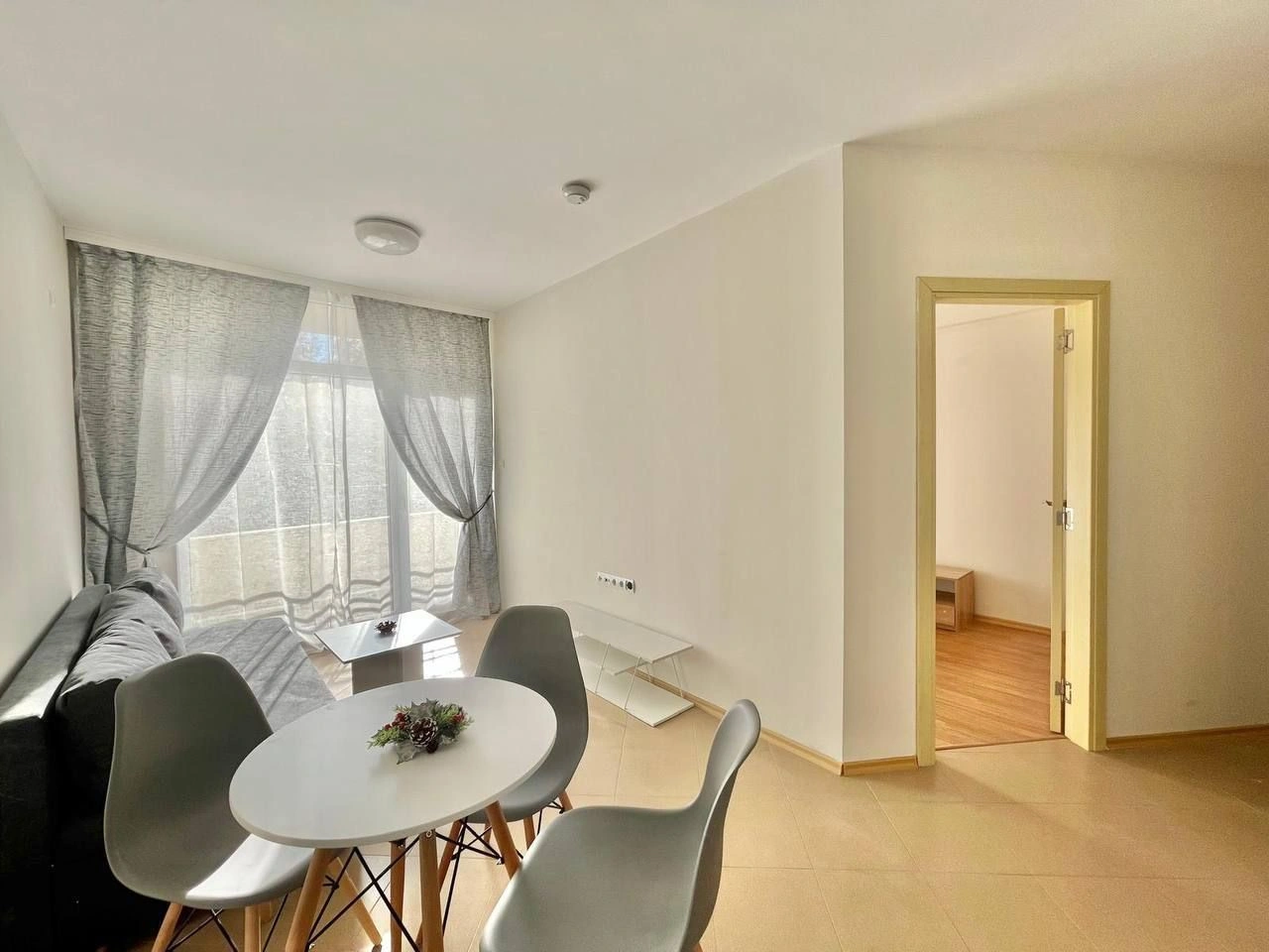 Квартира на Солнечном берегу в современном комплексе у моря - 63 000 €