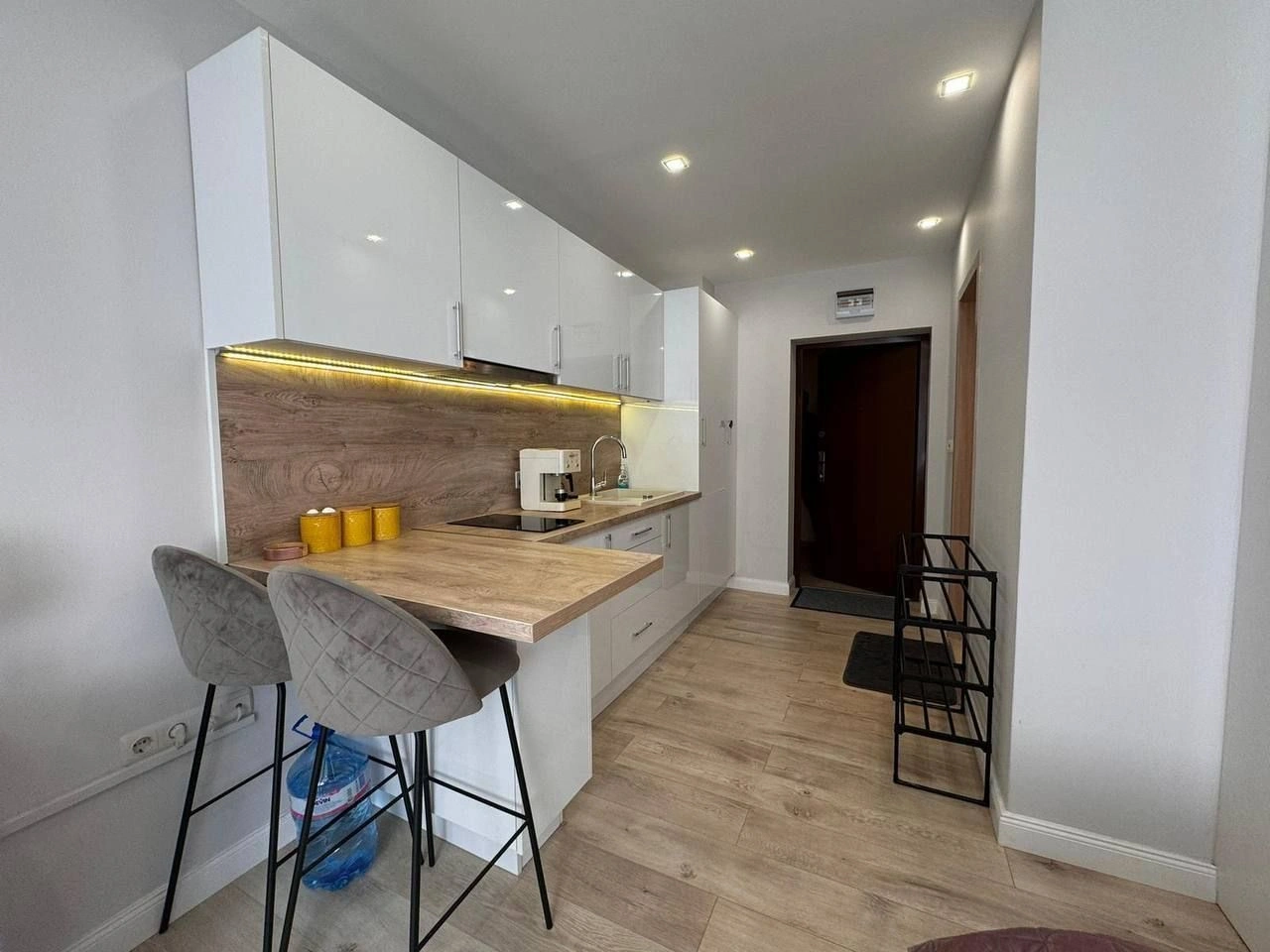 Квартира с балконом в современном комплексе в Равде, Болгария