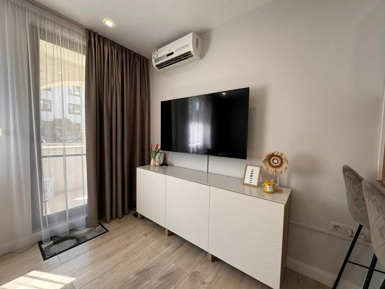 Квартира с балконом в современном комплексе в Равде, Болгария